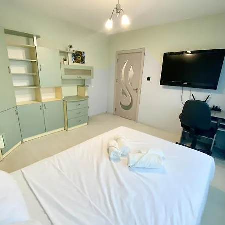 Chaika 29 - 3bd For 5 People, 10min From The Lägenhet *