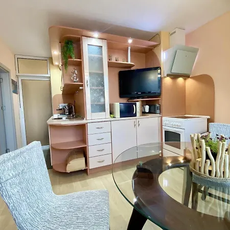 Apartamento Chaika 29 - 3bd For 5 People, 10min From The